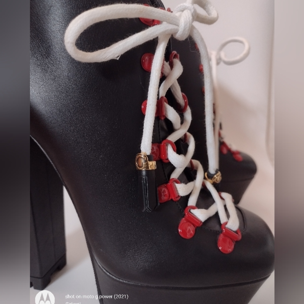 ON HOLD ๐ Gucci "Kayla" Calfskin Lifford Lace Up Boots - Picture 9 of 16